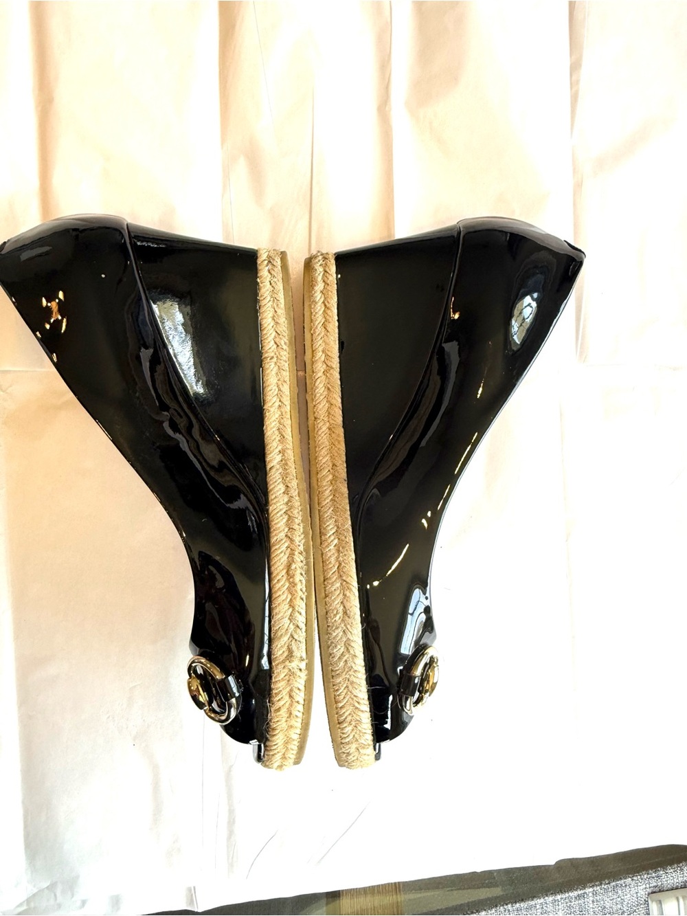 Gucci Black Patent Leather Peep-Toe Flats with Gold Horsebit size 38 - Picture 2 of 5